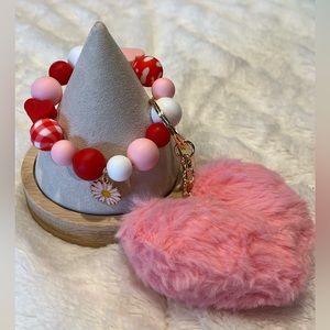 Keychain Wristlet. Pink flower Charm, NEW! Valentines.